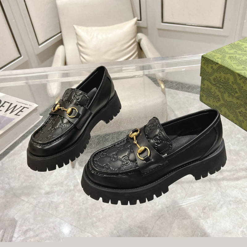 G*u*i leather shoes